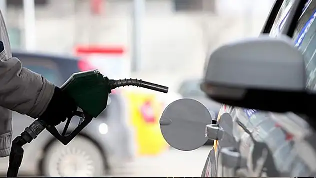  3 gün indirimden sonra motorine bu gece 1.96 kuruş zam geliyor