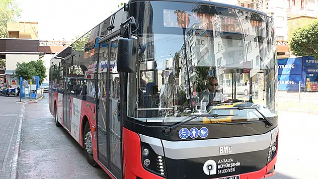 '65 yaş üstü, toplu ulaşımı kimliğiyle ücretsiz kullanabilir'

