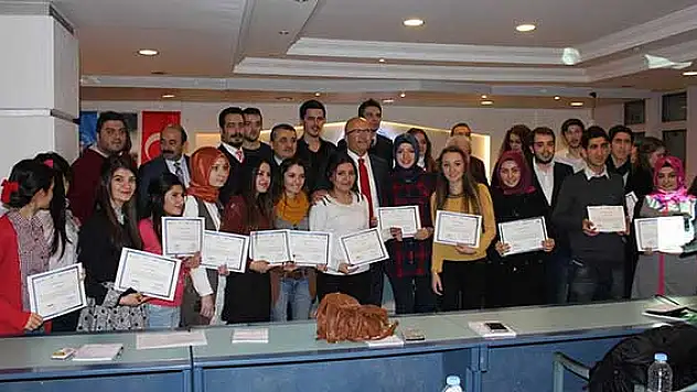 'Afyonkarahisar gençleri proje yazmayı öğreniyor' projesi