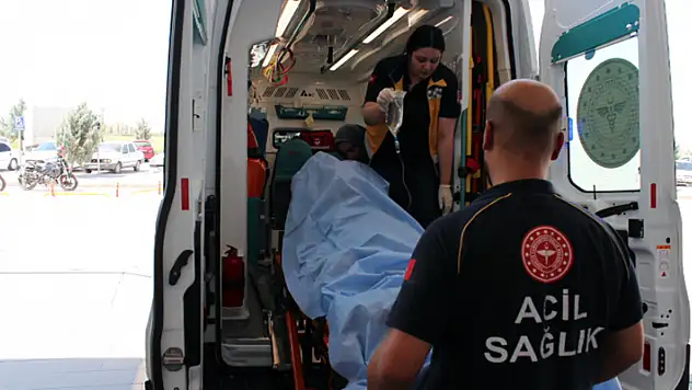  Aksaray'da bir kişi eşini bıçaklayıp 2 çocuğunu alarak kaçtı