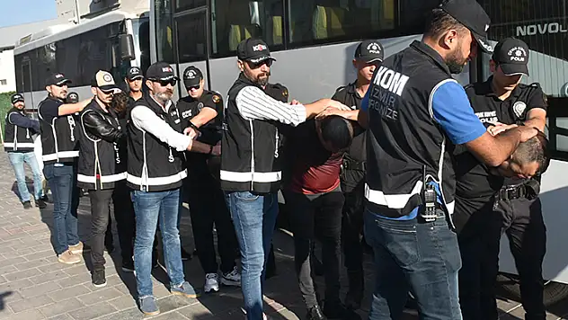 'Aktaşlar' suç örgütüne operasyonda 20 şüpheli adliyeye sevk edildi

