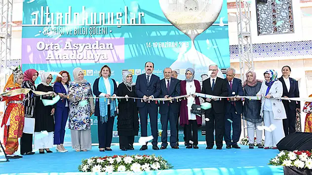'Altın Dokunuşlar Orta Asya'dan Anadoluya' Temasıyla Açıldı