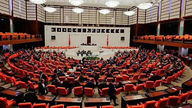 'Anayasa değişikliği uyum paketi' TBMM Başkanlığına sunuldu