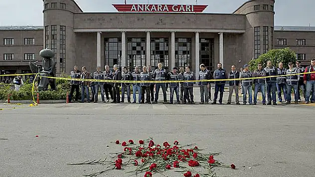 'Ankara'daki terör saldırısında CHP Malatya Gençlik Kollarından 11 kişi hayatını kaybetti'