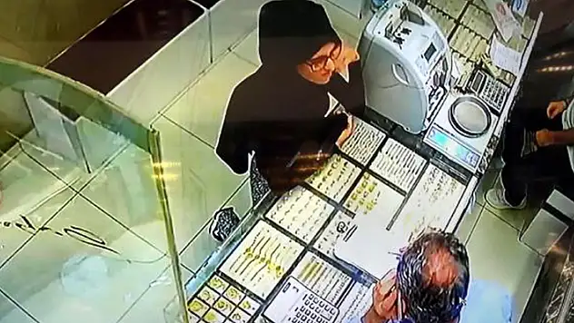 'Arkadaşıyım' yalanıyla altın bilekliği çaldı
