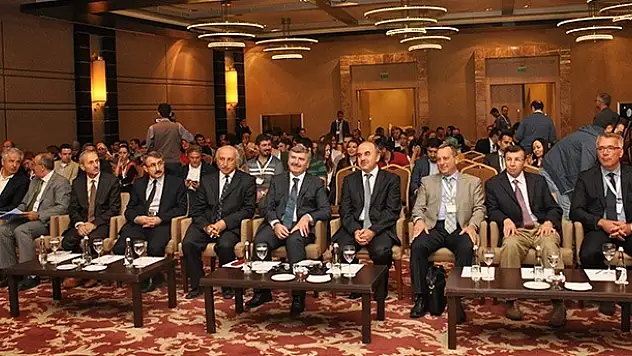 ' Avrasya Siyaseti ve Toplumu ' konferansı Konya'da başladı