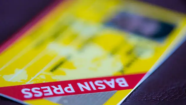 'Basın kartı ilkokul mezunlarına da verilmeli'