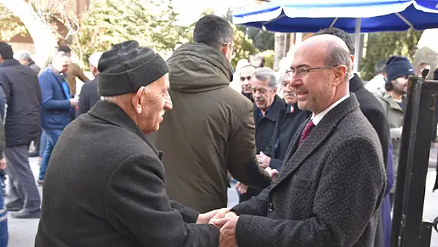  Başkan Pekyatırmacı, Gülbey Camii'nde vatandaşlarla bir araya geldi