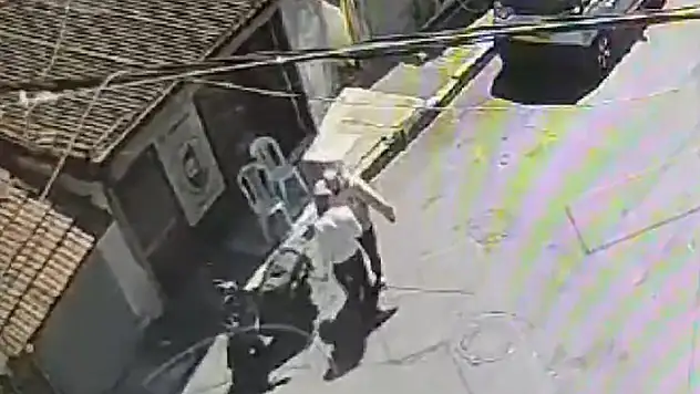  Beyoğlu'nda tıraş ücreti tartışması berber dükkanına kurşun yağdırdı