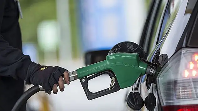  Bu gece zamlanan motorine daha büyük bir zam daha  geliyor