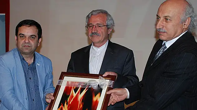 'Bu şiiri İstiklal Marşı gibi biliriz'