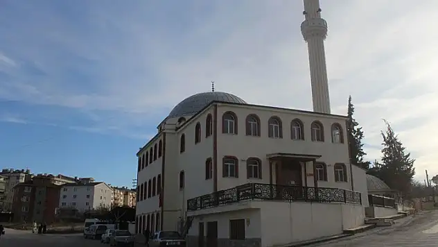 'Camiye yardım' bahanesiyle para toplayıp kaçtı
