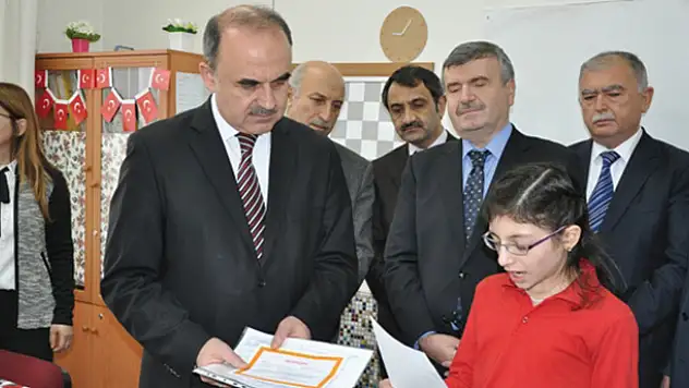 'Çocuklar mayın tarlalarında değil oyun tarlalarında oynasın'