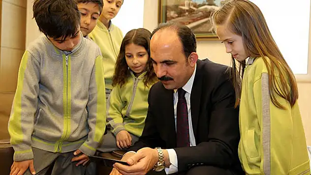 'Çocuklarımıza güzel bir gelecek bırakmak için çalışıyoruz'