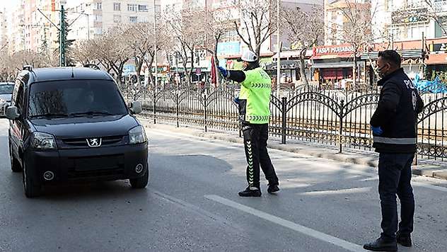 'Çok yüksek riskli' iller kategorisindeki Konya'da denetimler sürüyor