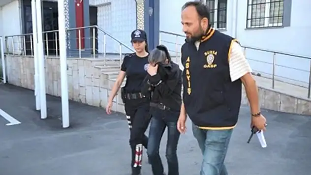 'Çöp ev' davasında karar çıktı yeğenini alıkoyan teyzeye 15 yıl hapis cezası verildi
