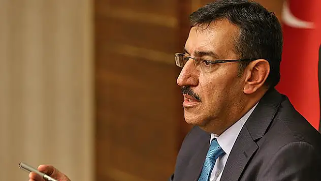 'Cumhurbaşkanı'mızdan ziyade sistemleri tartışmak zorundayız