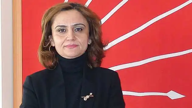 'Demokrasinin olmazsa olmazı kadınlardır'