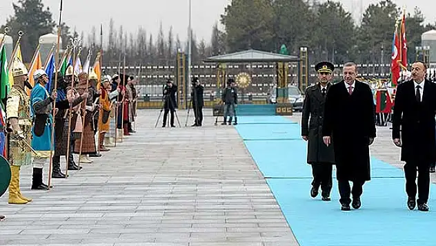 'Diriliş' Marşı ile karşıladı
