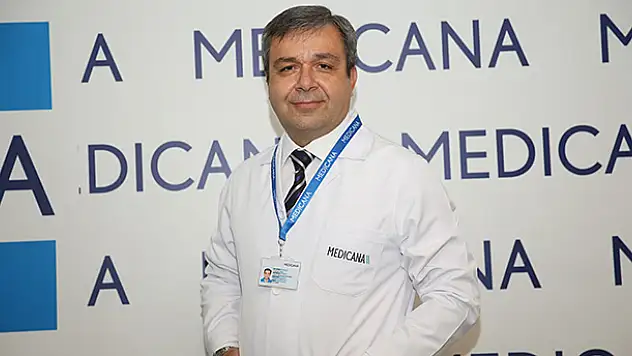 'Dişlerimizi yılda en az iki defa diş hekimine kontrol ettirmeliyiz'