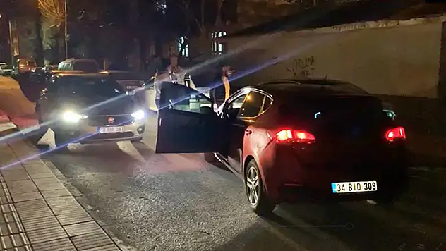 'Dur' ihtarına uymayan sürücü takip sırasında kaza yaptı: 3 gözaltı

