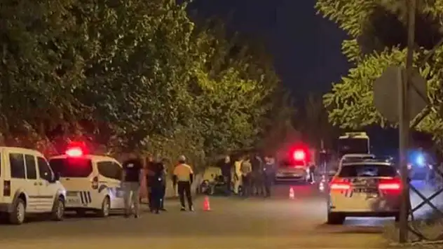 'Dur' ihtarına uymayıp, polise çarpıp kaçan 16 yaşındaki ehliyetsiz sürücü yakalandı
