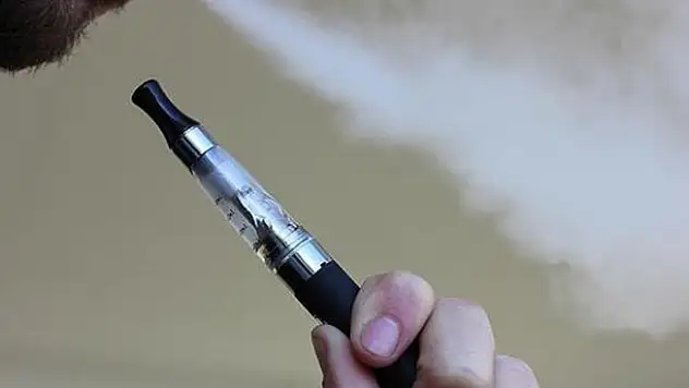 'Elektronik sigara sigarayı bırakmayı zorlaştırıyor'