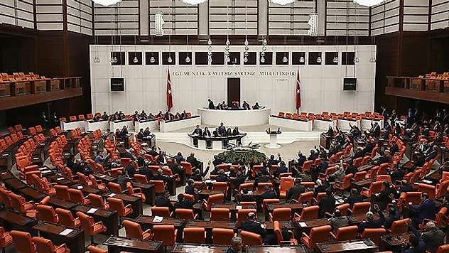 'Erken evliliklere' ilişkin madde komisyona geri çekildi