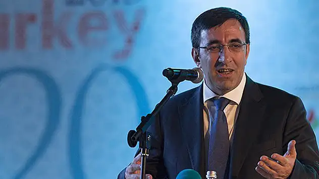 'Eşitsizlikleri azaltmayla büyüme tutarsız hedefler değil'