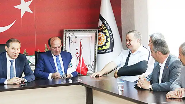 'Esnaf teşkilatı olarak Atiker Konyasporumuza sahip çıkmalıyız'