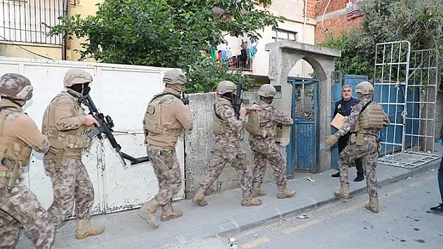 'Evde paketleme işi' vaadiyle dolandırıcılıkta 19 gözaltı
