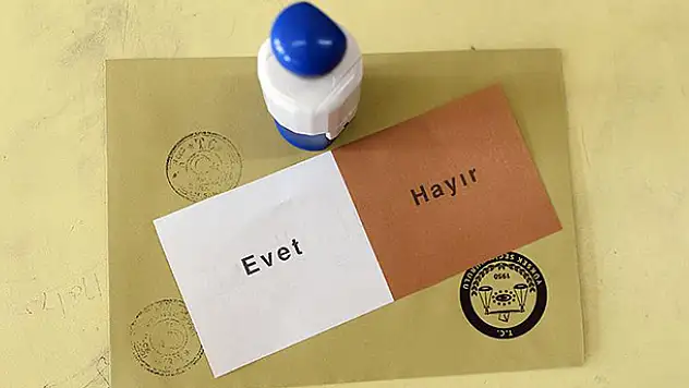 'EVET' mührünün basıldığı oy pusulaları da geçerli olacak'