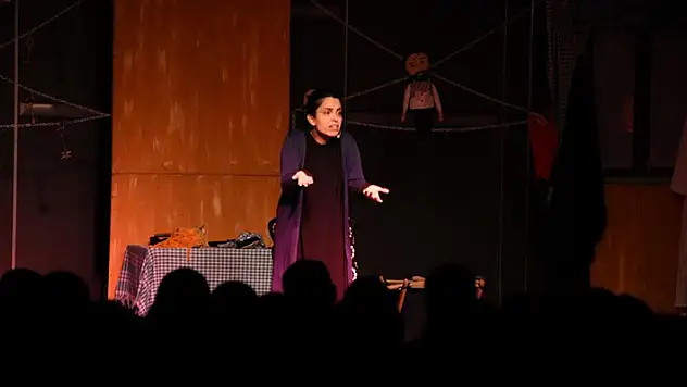 'Filistin Hakkında Konuşmalıyız' tiyatro gösterisi Karatay'da sahnelendi
