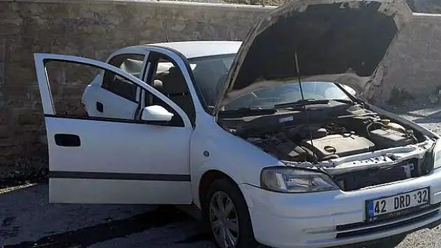  Freni boşalan otomobil duvara çarptı: 2 yaralı