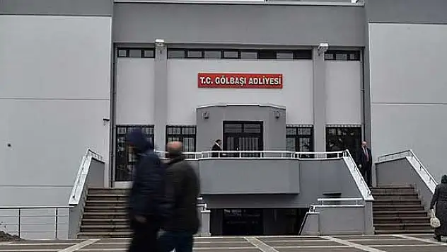 'Fuat Avni' hesaplarına engelleme kararı