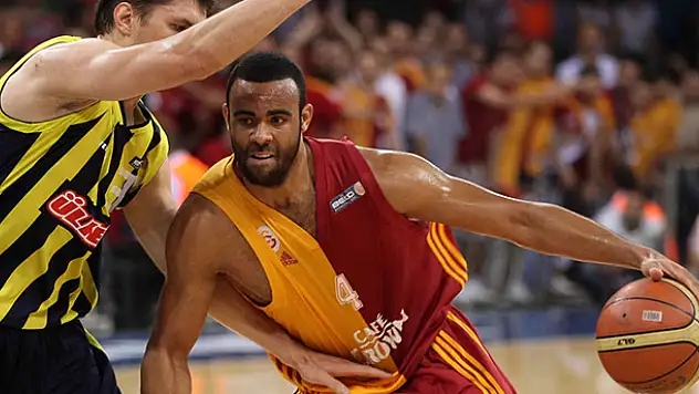 'Galatasaray ligden çekilmeli!'