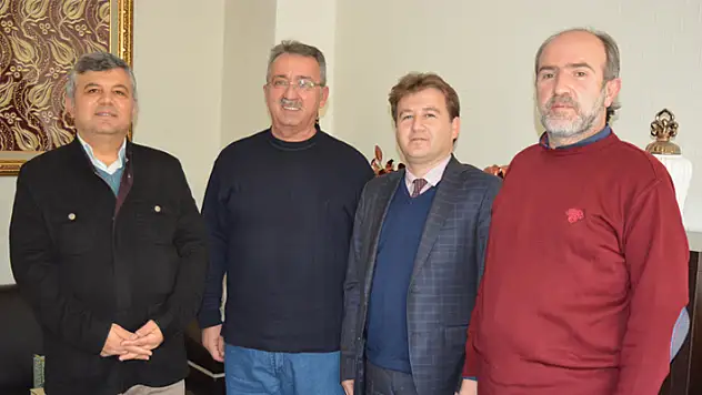 'Gazeteciler önemli bir görevi yerine getiriyor'