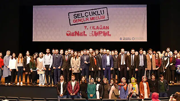'Gençlerimiz sorumluluk bilinciyle geleceği inşa edecekler'