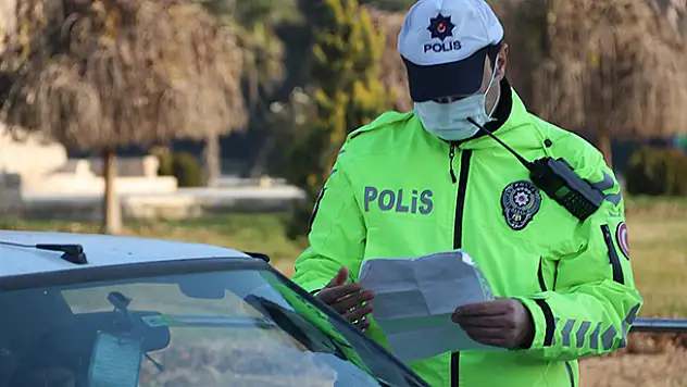 'Görev belgesi' yanınızda olmadan sakın sokağa çıkmayın! İşte 17 gün tam kapanma yasakları