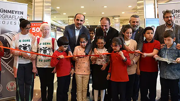 'Görünmeyen Fotoğraflar' sergisi açıldı