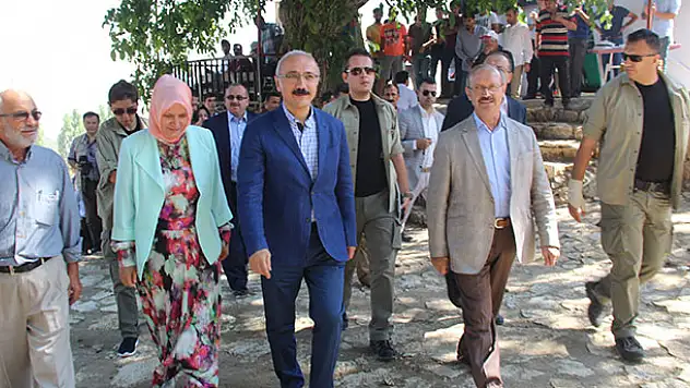 'Güçlü Türkiye yolunda milletimize kimse engel olamayacak'