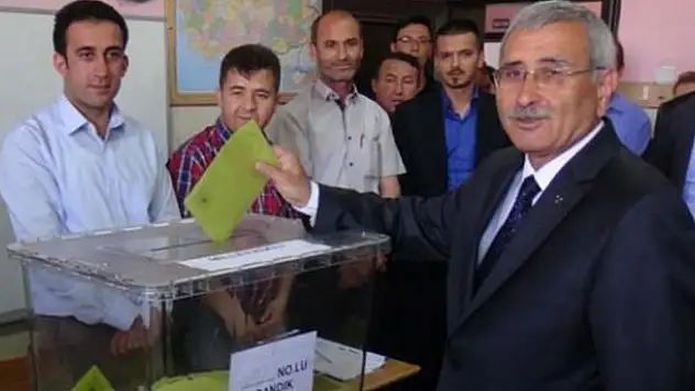 'Haketmedim' diyen vekil geri maaşını iade edecek