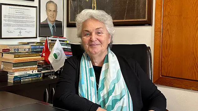  Hazreti Mevlana'nın 22. kuşaktan torunu, Mevlana'nın mesajlarını dünyaya anlatıyor