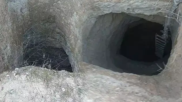  Hızını alamayan defineciler 30 metre kuyu kazdı