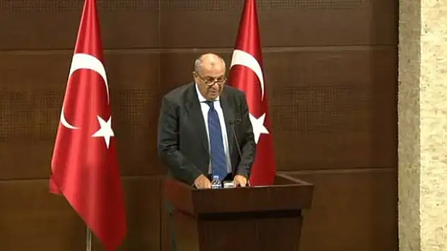 'İki sarhoş ile üç beş tane çakaldan ibaretler'