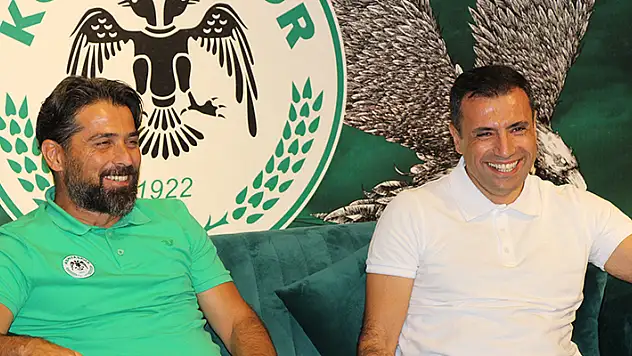 'İlhan Palut Konyaspor'un teknik
direktörüdür ve devam edecektir'