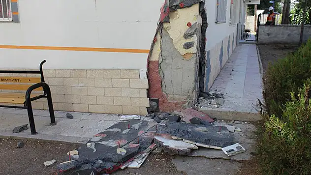  İnşaat Mühendisleri Odası Konya Şube Başkanı Akın'dan uyarı: Binalardaki sinsi tehlike, 'korozyona' dikkat
