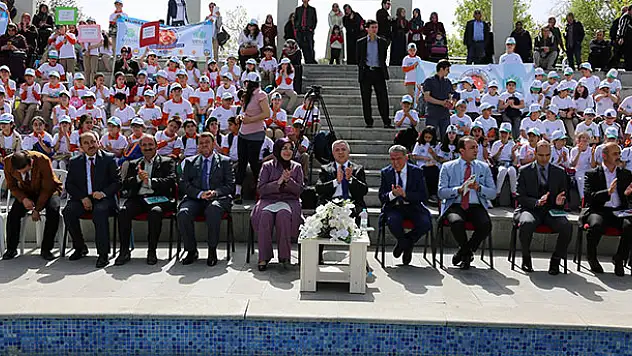 'İnsana En Çok Okumak Yakışır'