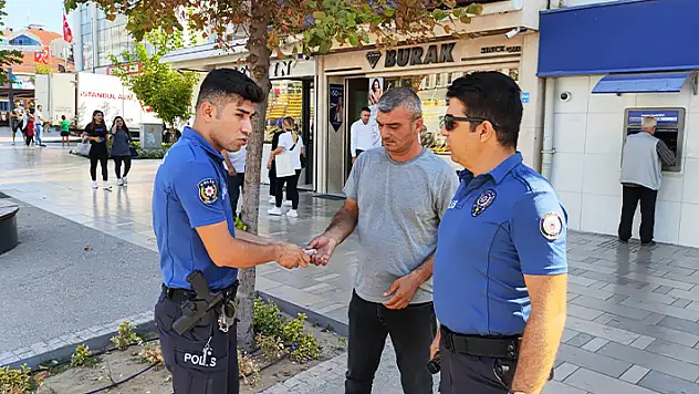 'İnsanlık Ölmemiş' dedirten davranış: Tomar tomar para buldu
