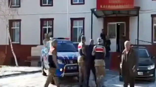'İntihar etti' denilen 13 yaşındaki kız çocuğu, aile kararıyla öldürülmüş

